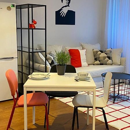 Cozy Red Bulldog Place In Apart-Complex/Pool ヴァルナ エクステリア 写真