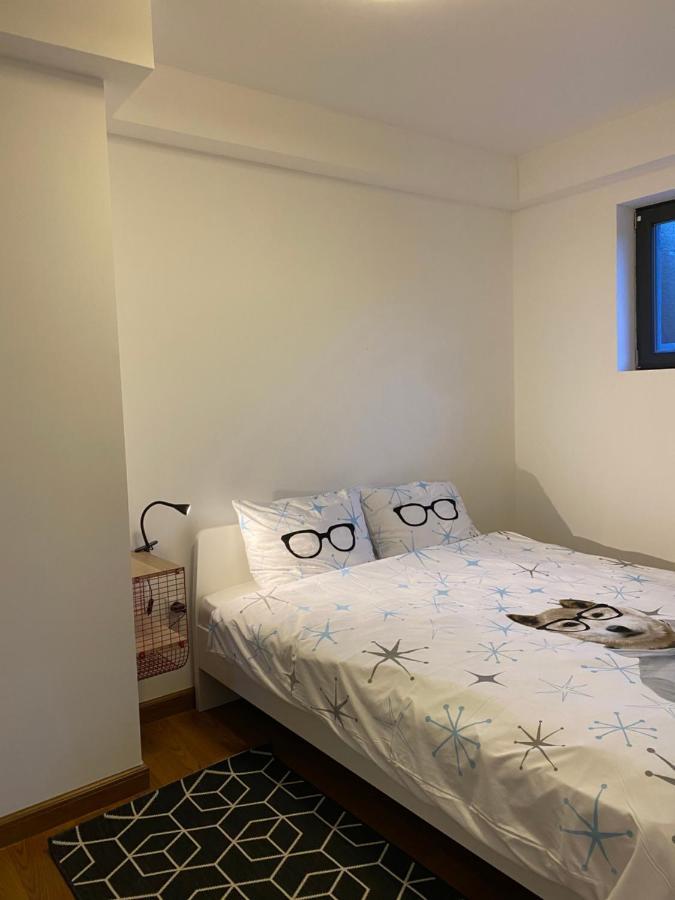Cozy Red Bulldog Place In Apart-Complex/Pool ヴァルナ エクステリア 写真